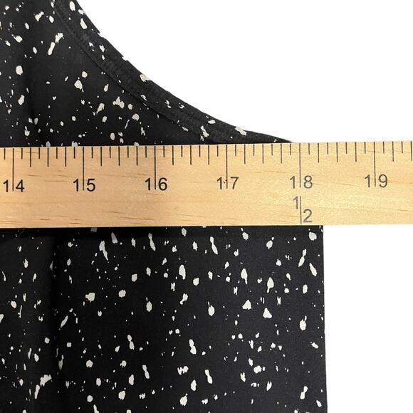 Lululemon Drop It Like It's Hot Butterfly Texture Black Mesh Tank Top Size 8 - Picture 6 of 7